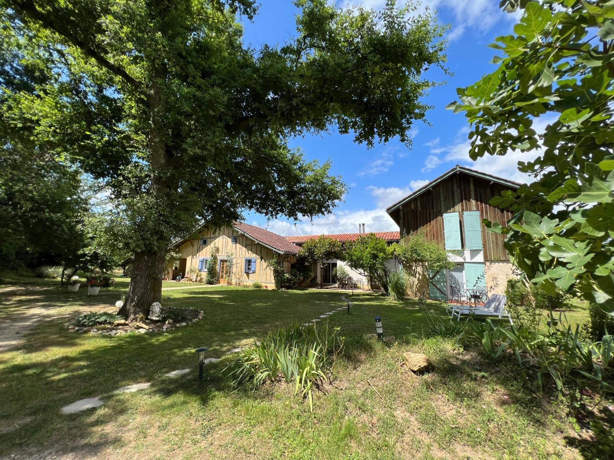 Majellon, Appartement à l‘ouest Sainte-Christie-d'Armagnac Esterno foto